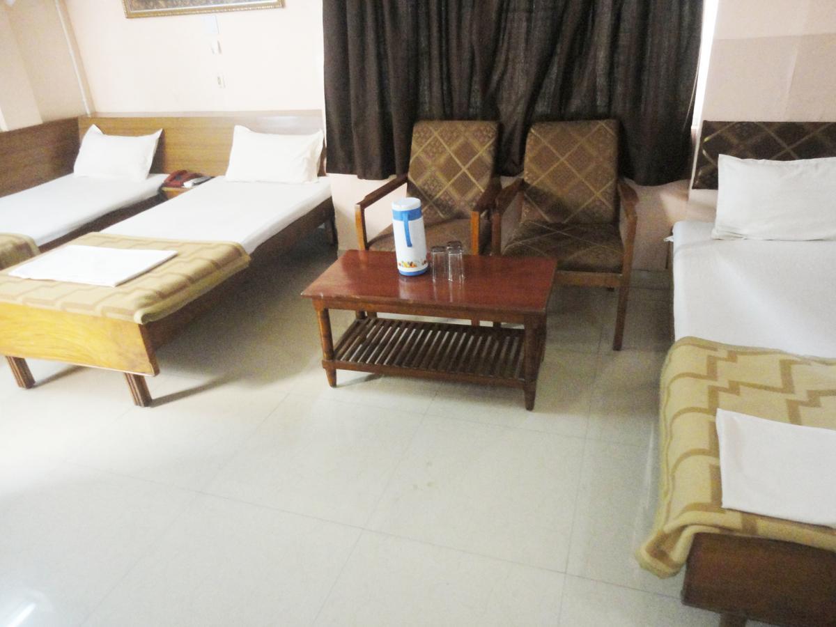 Hotel Yatrik Deoghar Exterior photo